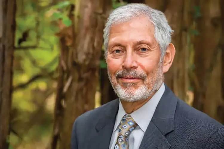 Dr. Gary Klein believes that the "source of power" in expert decision-making is intuition, mental simulation, metaphors, and storytelling.